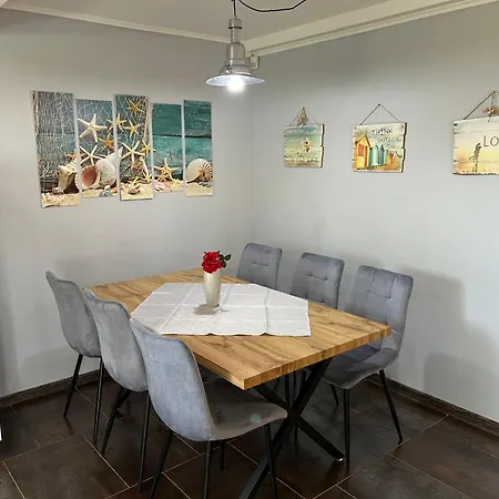 Sofia - Pool, Sauna & Nature Escape בית נופש *