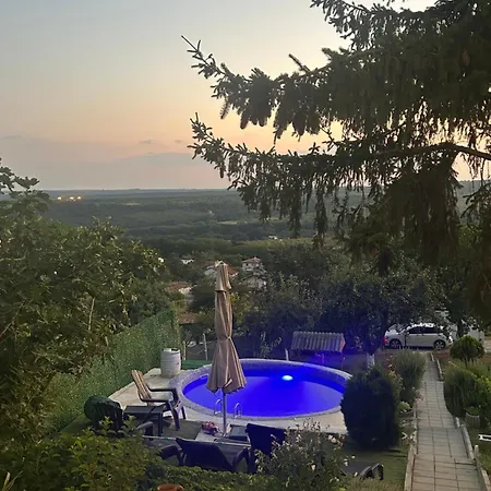 Sofia - Pool, Sauna & Nature Escape * וארנה