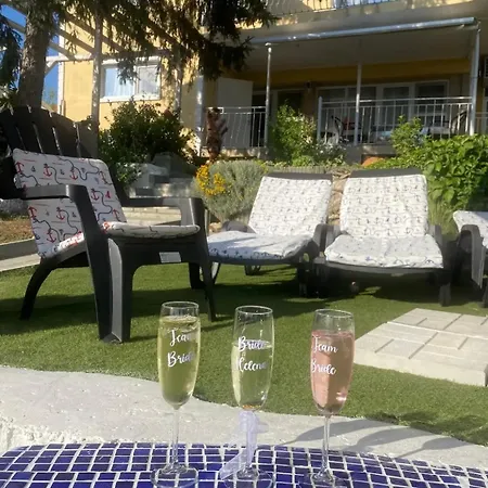 Sofia - Pool, Sauna & Nature Escape 別荘