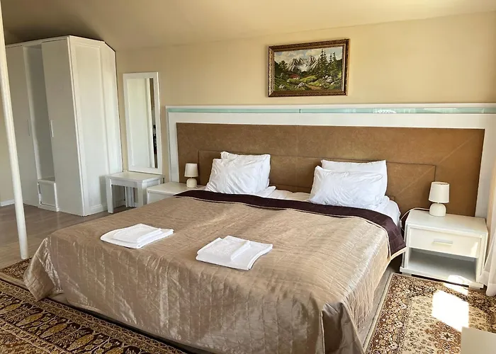 Sofia - Pool, Sauna & Nature Escape فارنا